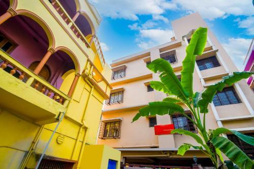 Hostal B S Guest House