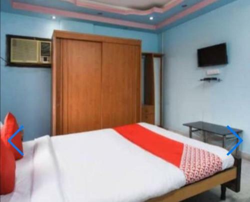Hostal Tower Pinnacle Auberge