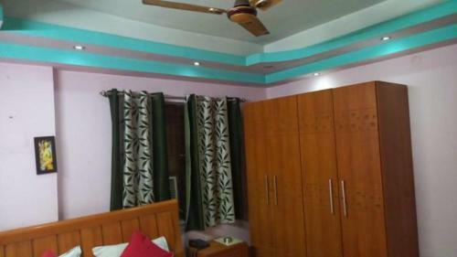 Hostal Tower Pinnacle Auberge