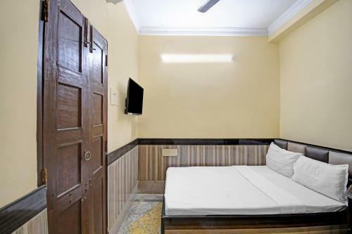 Oyo 84102 Hotel Delux