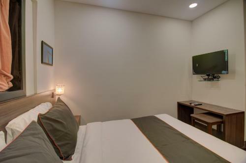 Collection O 247 Hotel Rosewood Arya Nagar