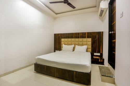 Hotel Fabexpress Elvis Inn