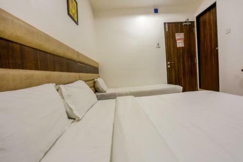Hotel Fabexpress Elvis Inn