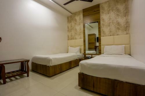 Hotel Fabexpress Elvis Inn