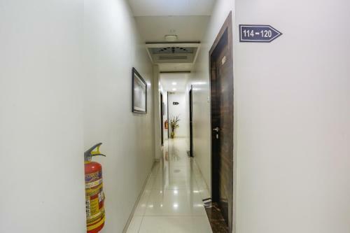 Hotel Fabexpress Elvis Inn