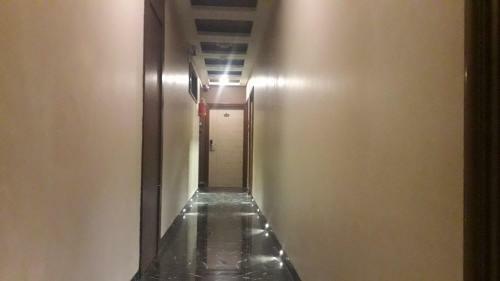 Hotel Shine Hospitality Crown