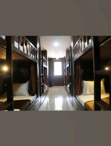 Bed & Breakfast Awesome Dormitory Mel Only