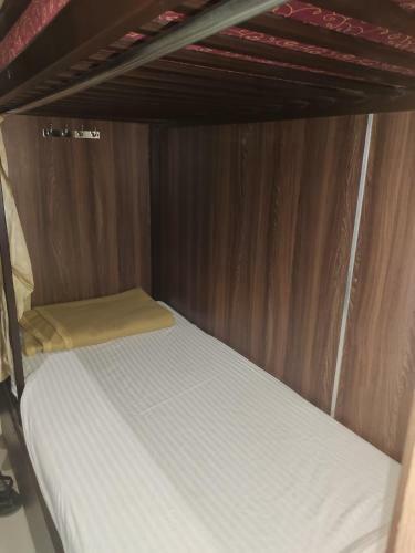 Hotel Almas Dormitory Andheri West