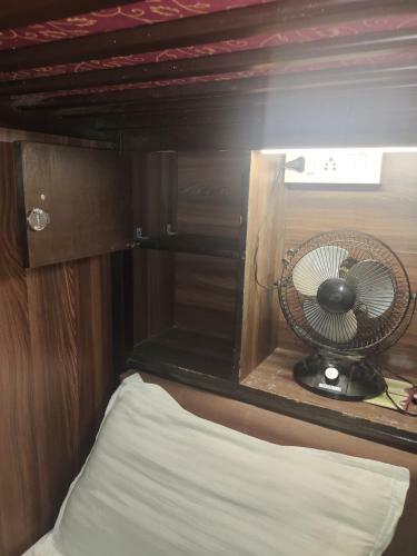 Hotel Almas Dormitory Andheri West