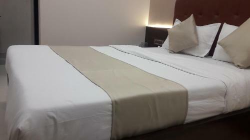 Hotel Shine Hospitality Empire