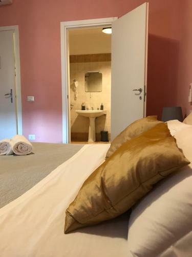 Hostal L'arena Residence