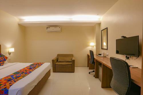 Fabhotel Royal International