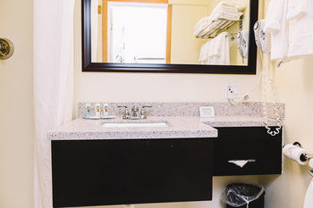 Hotel Quality Inn And Suites
