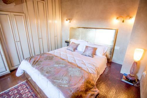 Opera Luxury Apartment