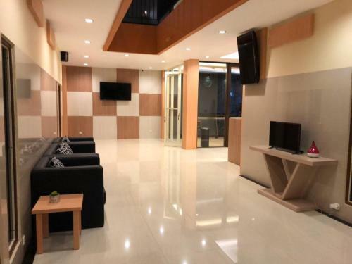 Lcr Hotel