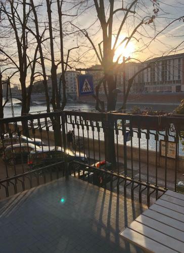Riverview City Apartment