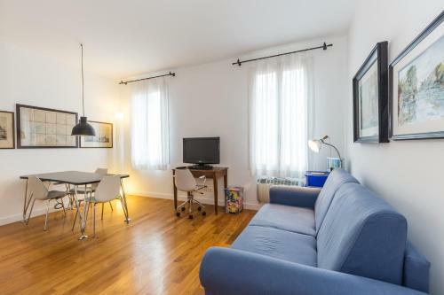 Hostal Amadeus Holidays