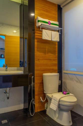 Golden Paradise Hotel - Sha Plus