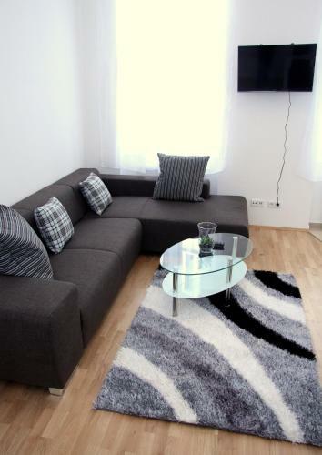 Alive Apartments