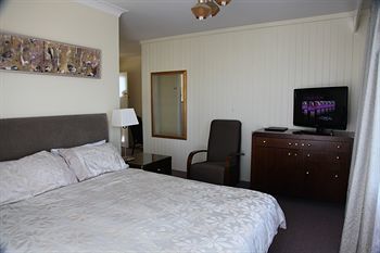 Titania Motel