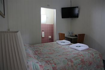 Titania Motel