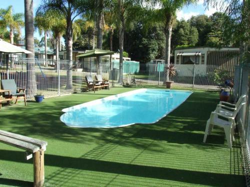 Shady Willows Holiday Park & Batemans Bay Yha