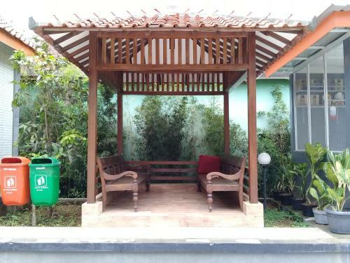Hotel Wisma Lovebird