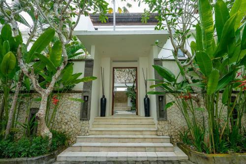 Villa Olivia Estate
