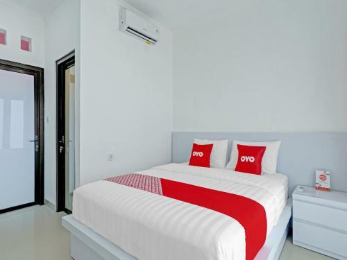 Hotel Oyo 90525 White Guesthouse
