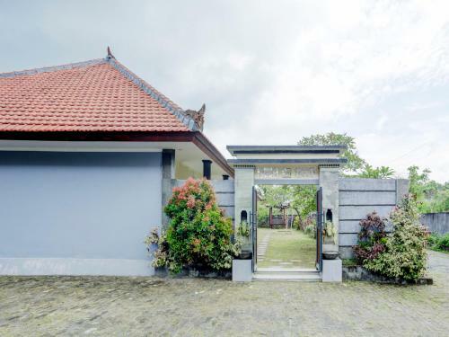 Hotel Oyo 90711 Blembong Homestay