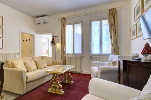 Apartamento Rococo Central, Stylish, 2 Lovely Beds, 4pax