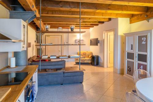 Youatmolino Canal View Apartment