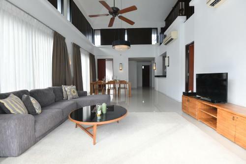 The Oriental Beach Pool Villa And Village