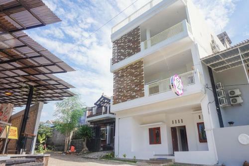 Hotel Reddoorz Plus @ Karangploso