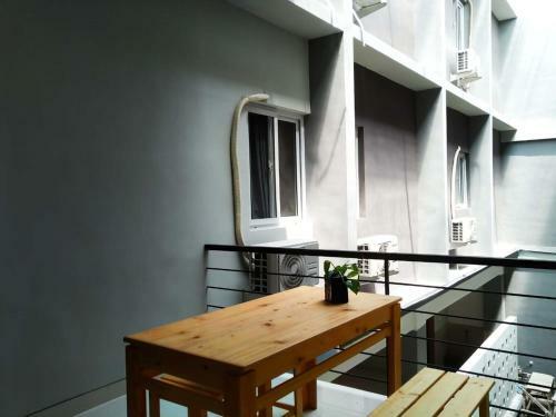 Hostal House Of Nir Female Only