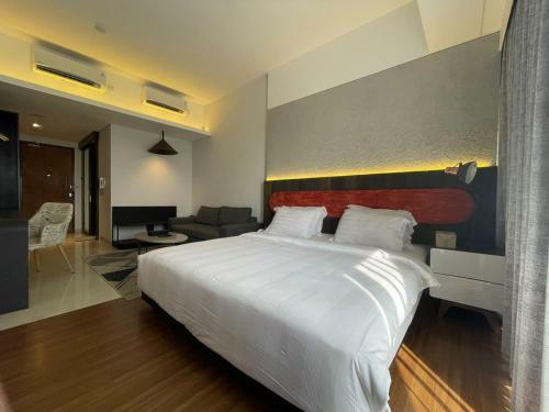 Ruby Apartment #4