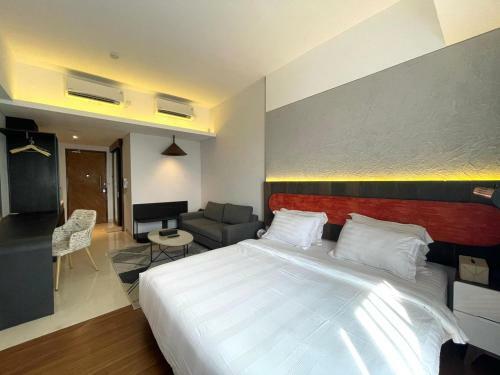 Ruby Apartment #4