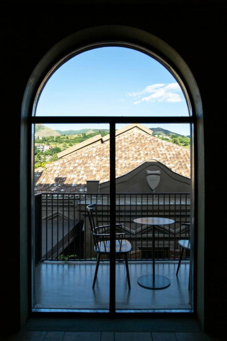 Life Gallery Hotel