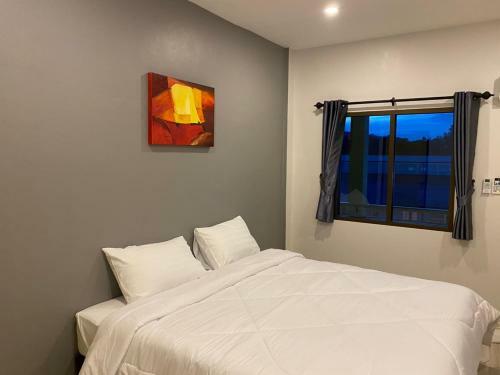 Hotel N&n House Laem Hin