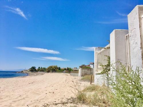 Villa By The Beach Sulla Spiaggia