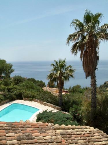 Villa With Swimming Pool And Amazing View