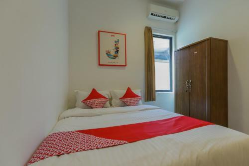 Hotel Oyo 866 Idola Residence