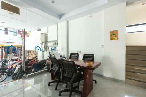 Hostal Puri Maju Hotel