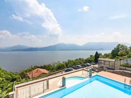 Modern Apartment With Pool In Oggebbio Italy