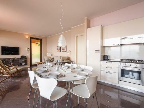 Modern Apartment With Pool In Oggebbio Italy