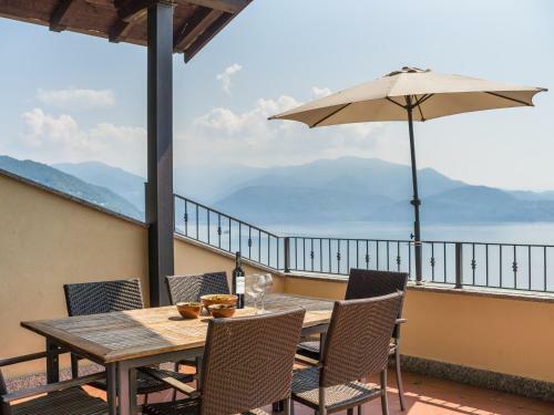 Modern Apartment With Pool In Oggebbio Italy
