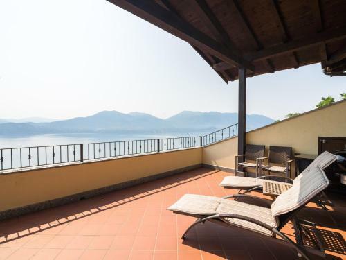 Modern Apartment With Pool In Oggebbio Italy