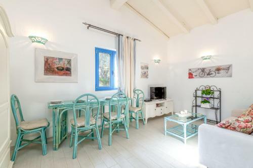 Domos Pintadas Apartments