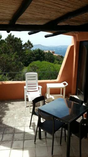 Villa Nrh Baja Sardinia Cottage