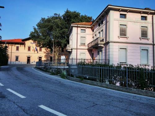 Apartamento Tra La Stazione E Il Lago